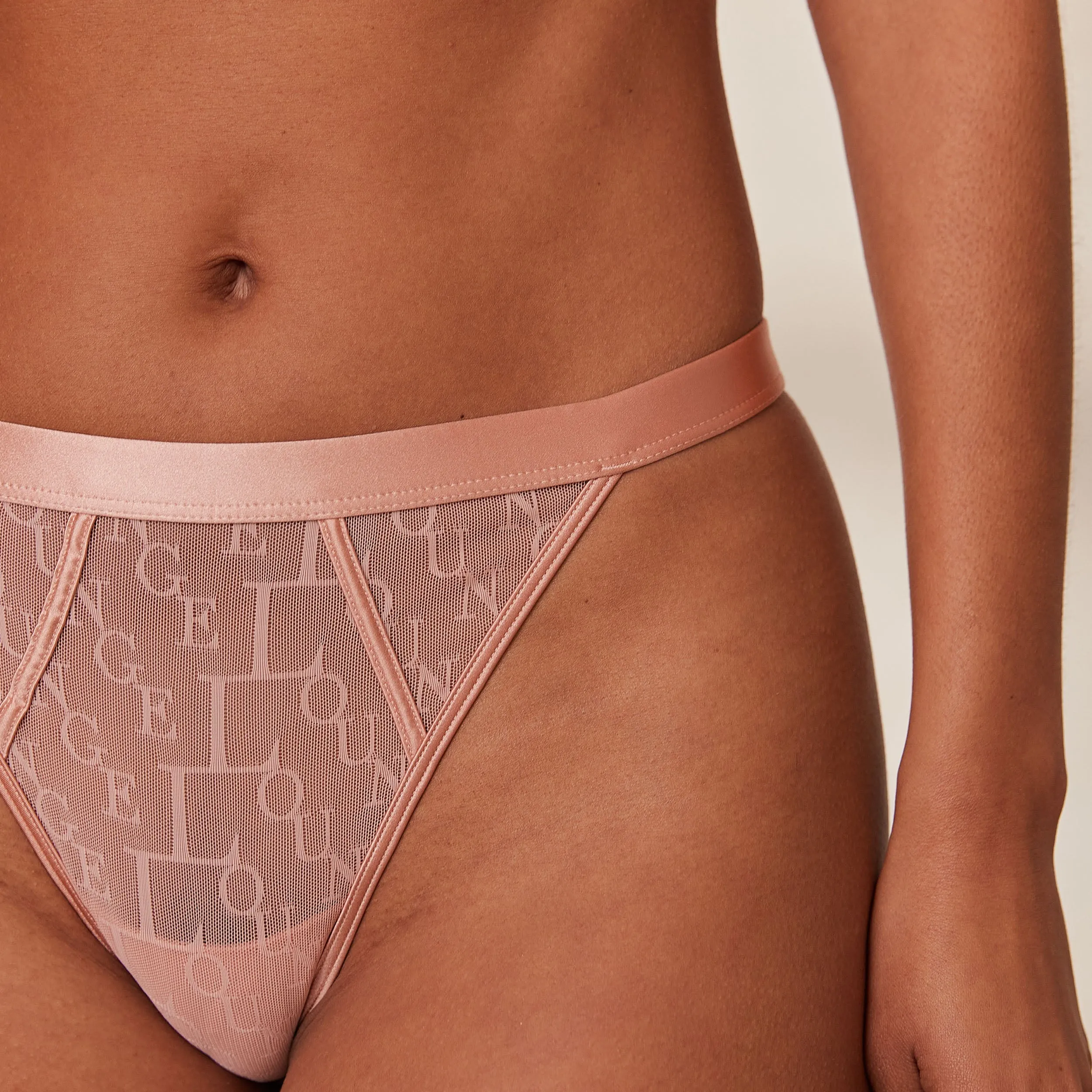 Chic String - Rose